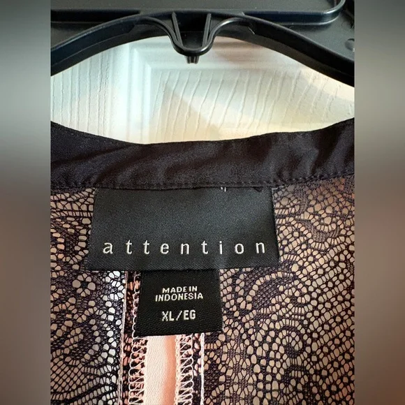 Attention Blush Blouse with Black Accents - Picture 2 of 2